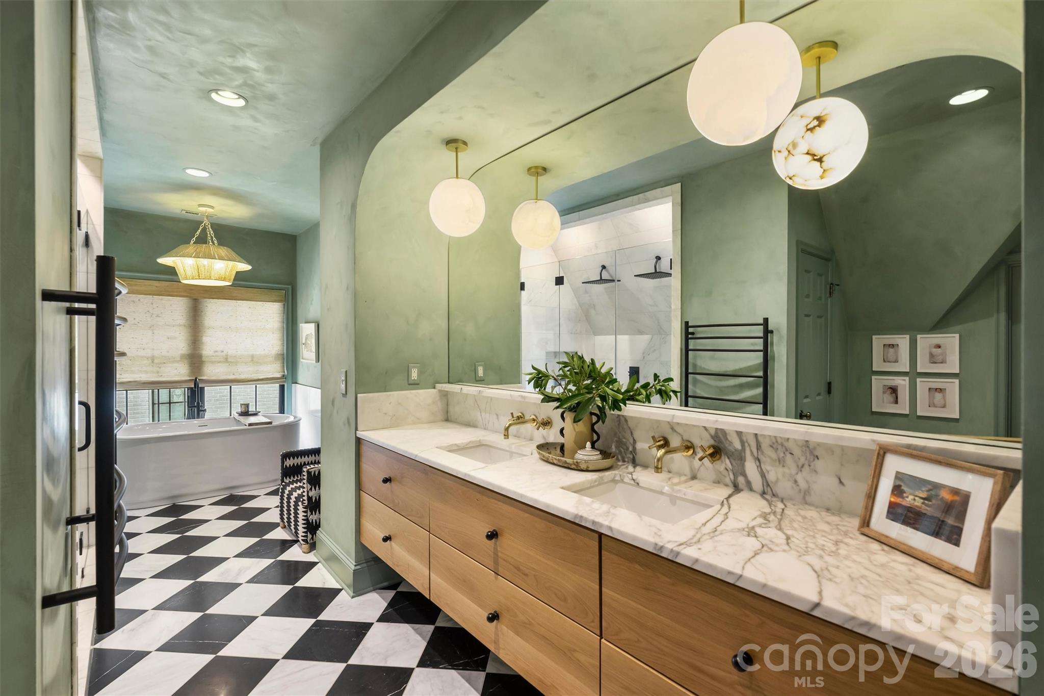 2421 Hassell Place — Charlotte