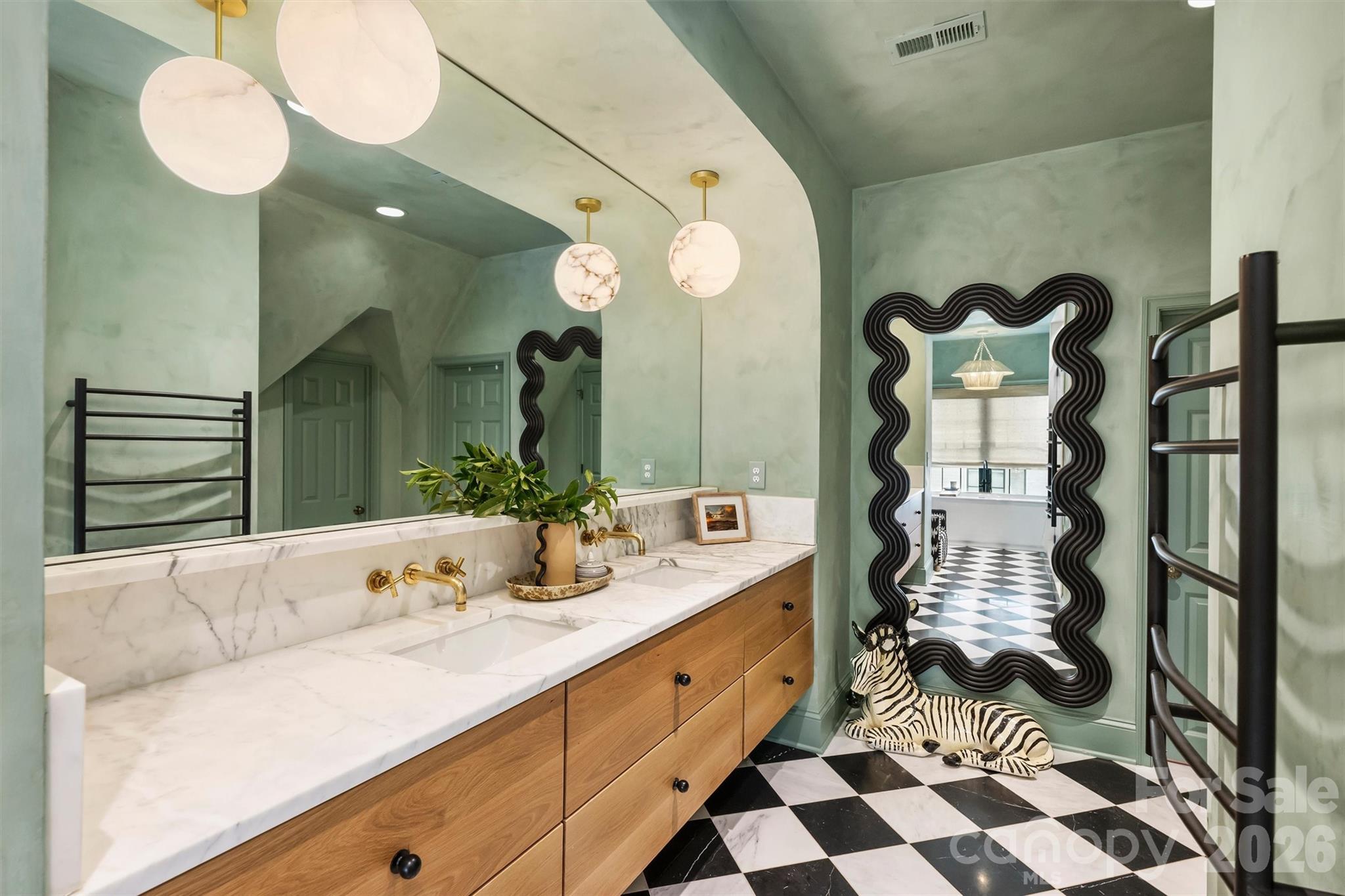 2421 Hassell Place — Charlotte