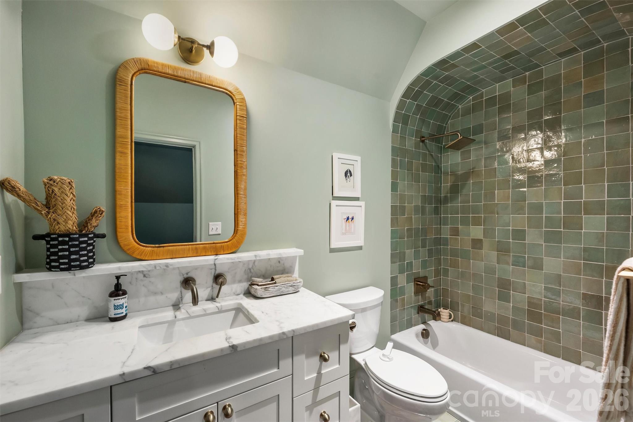 2421 Hassell Place — Charlotte