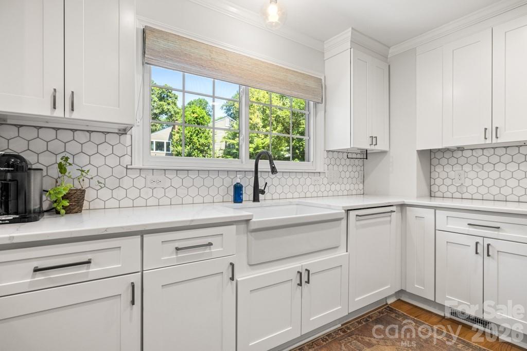 7814 Bradenton Drive — Charlotte