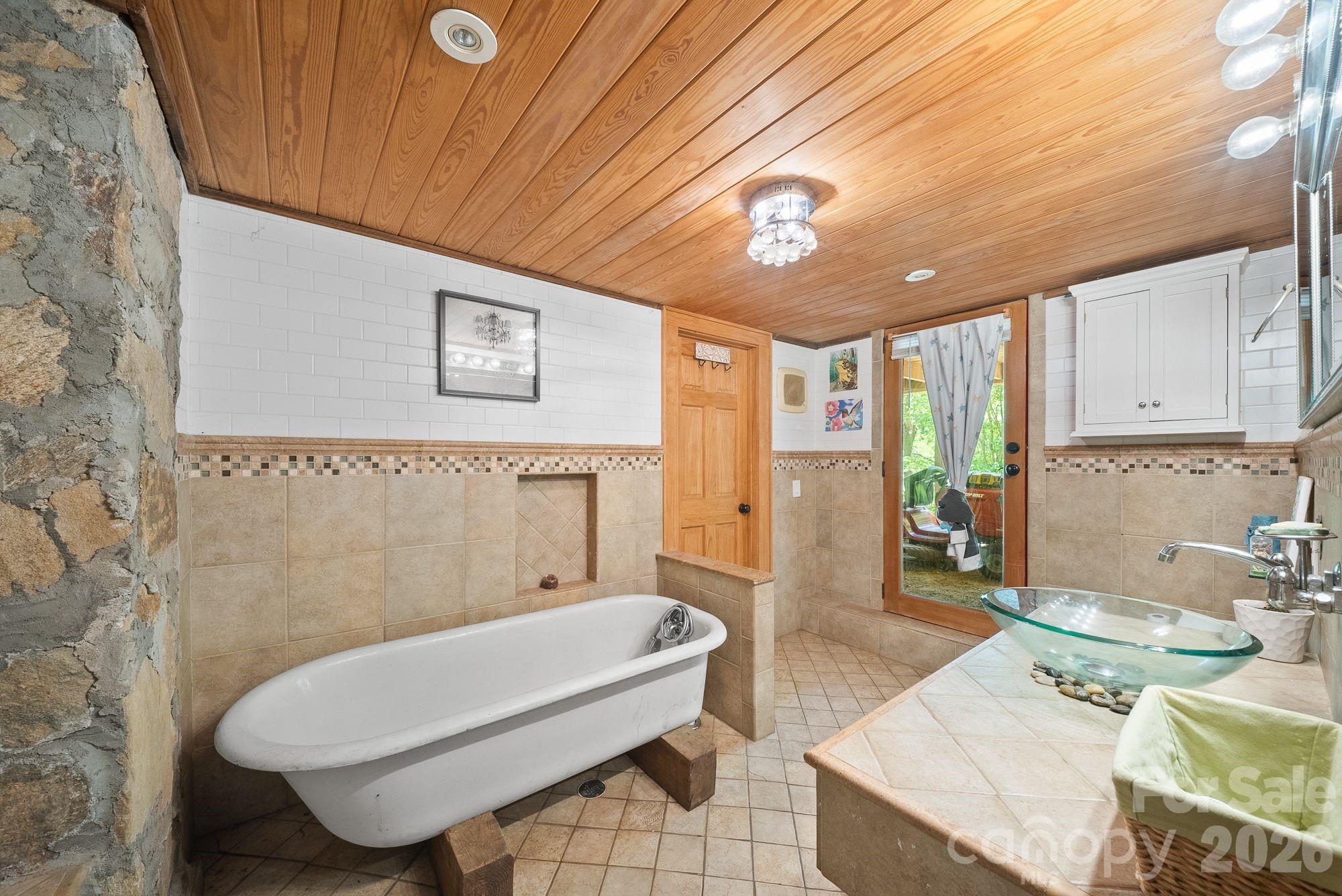 4606 Hemphill Road — Waynesville