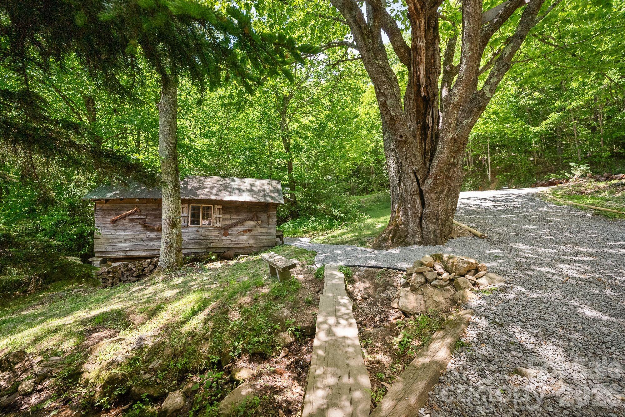 4606 Hemphill Road — Waynesville