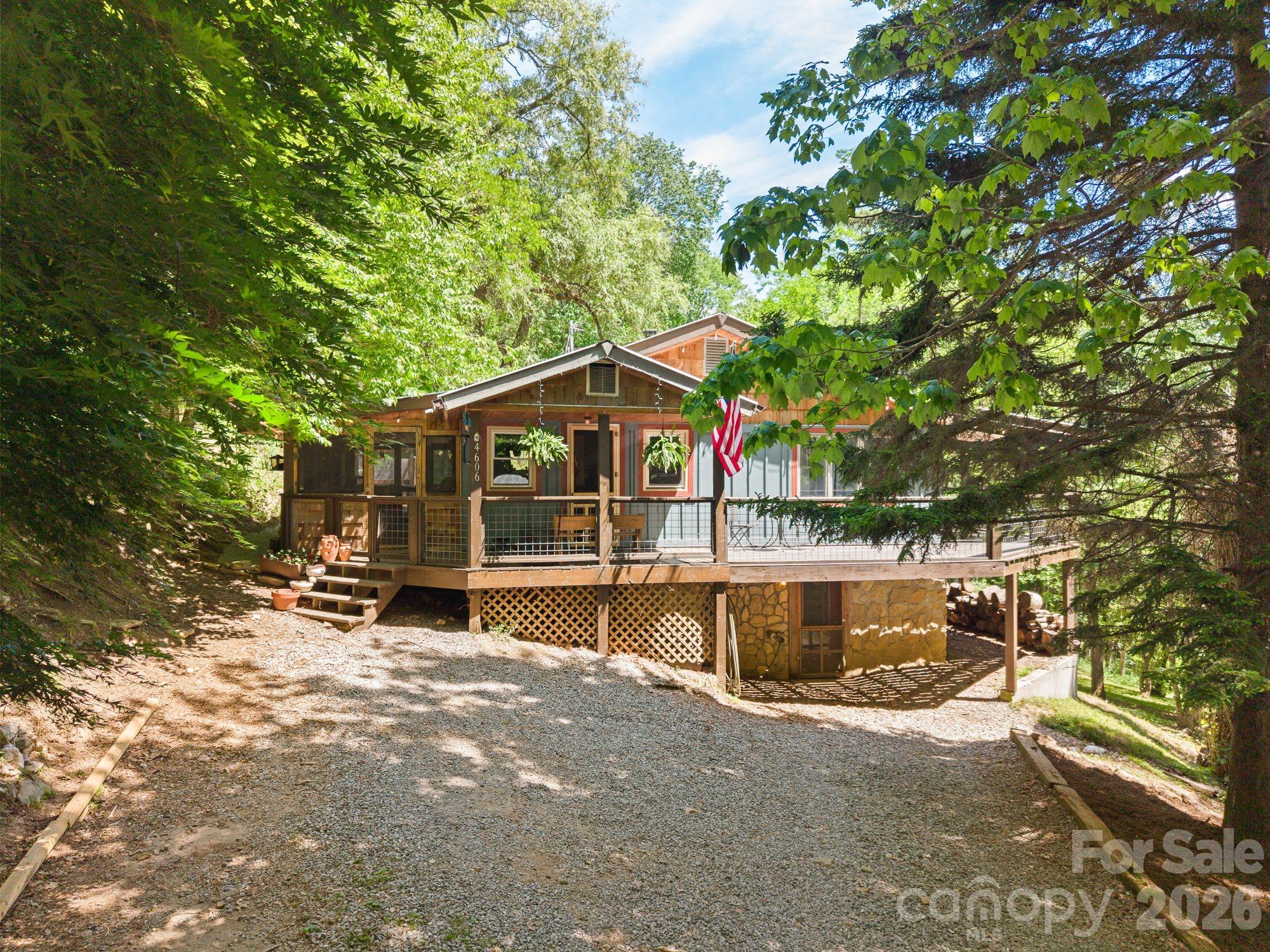 4606 Hemphill Road — Waynesville