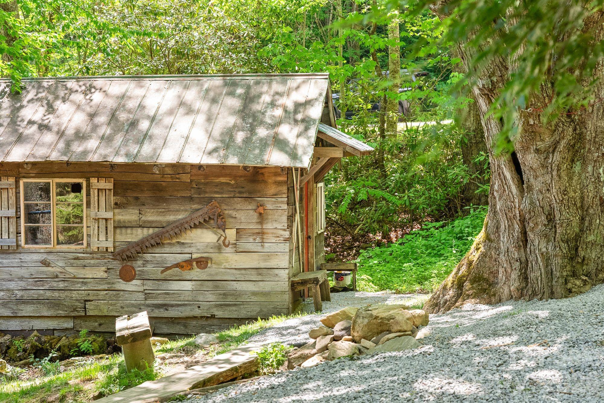 4606 Hemphill Road — Waynesville