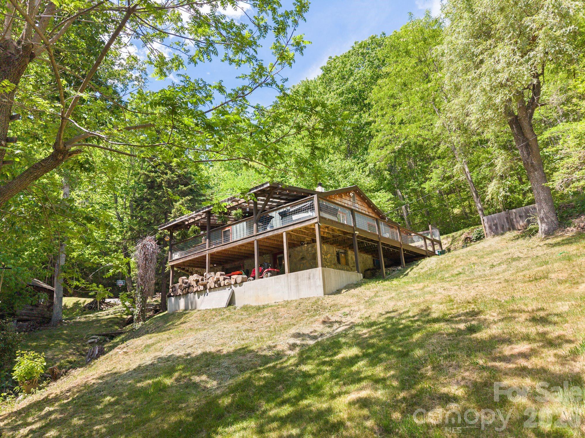 4606 Hemphill Road — Waynesville