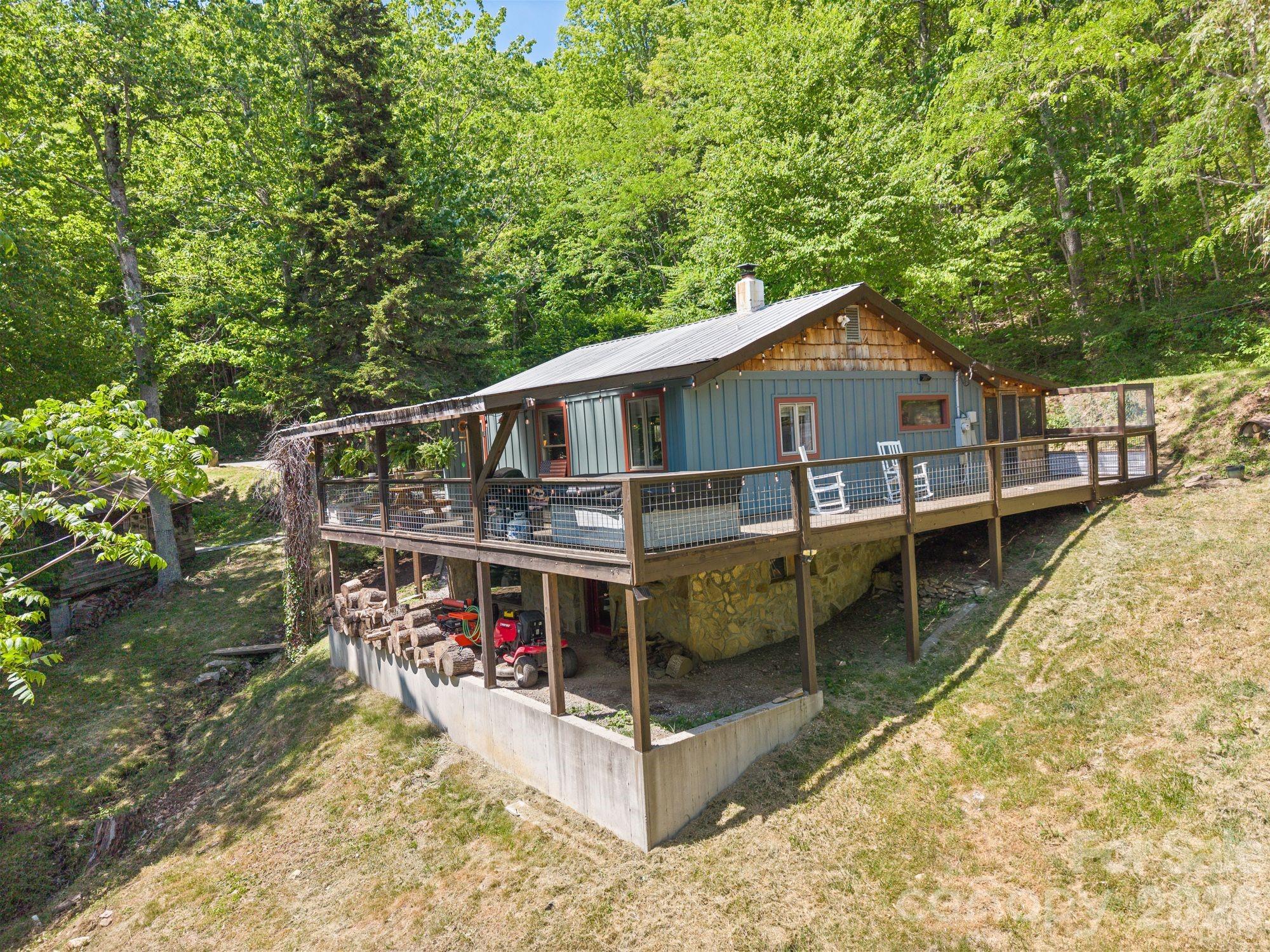4606 Hemphill Road — Waynesville