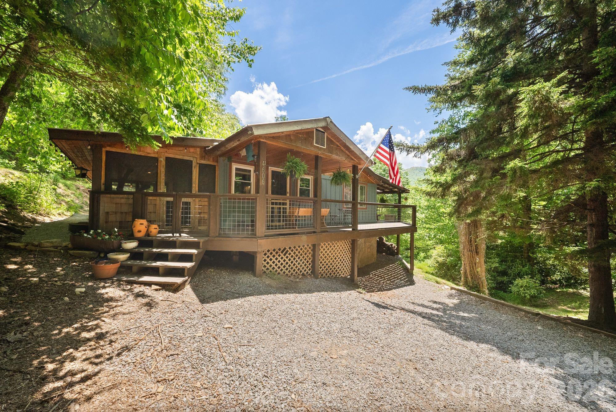 4606 Hemphill Road — Waynesville