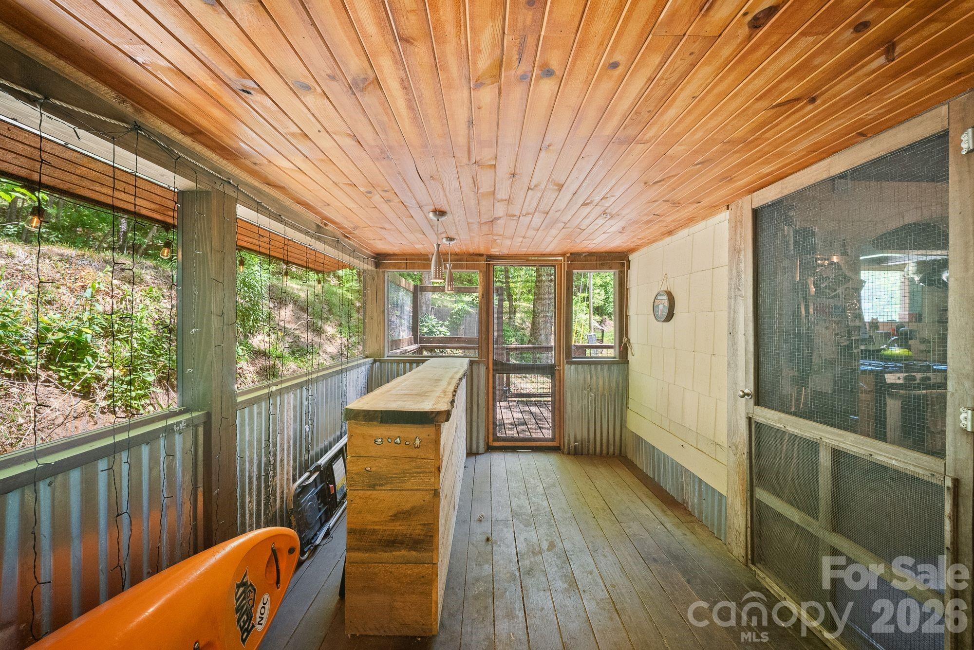 4606 Hemphill Road — Waynesville