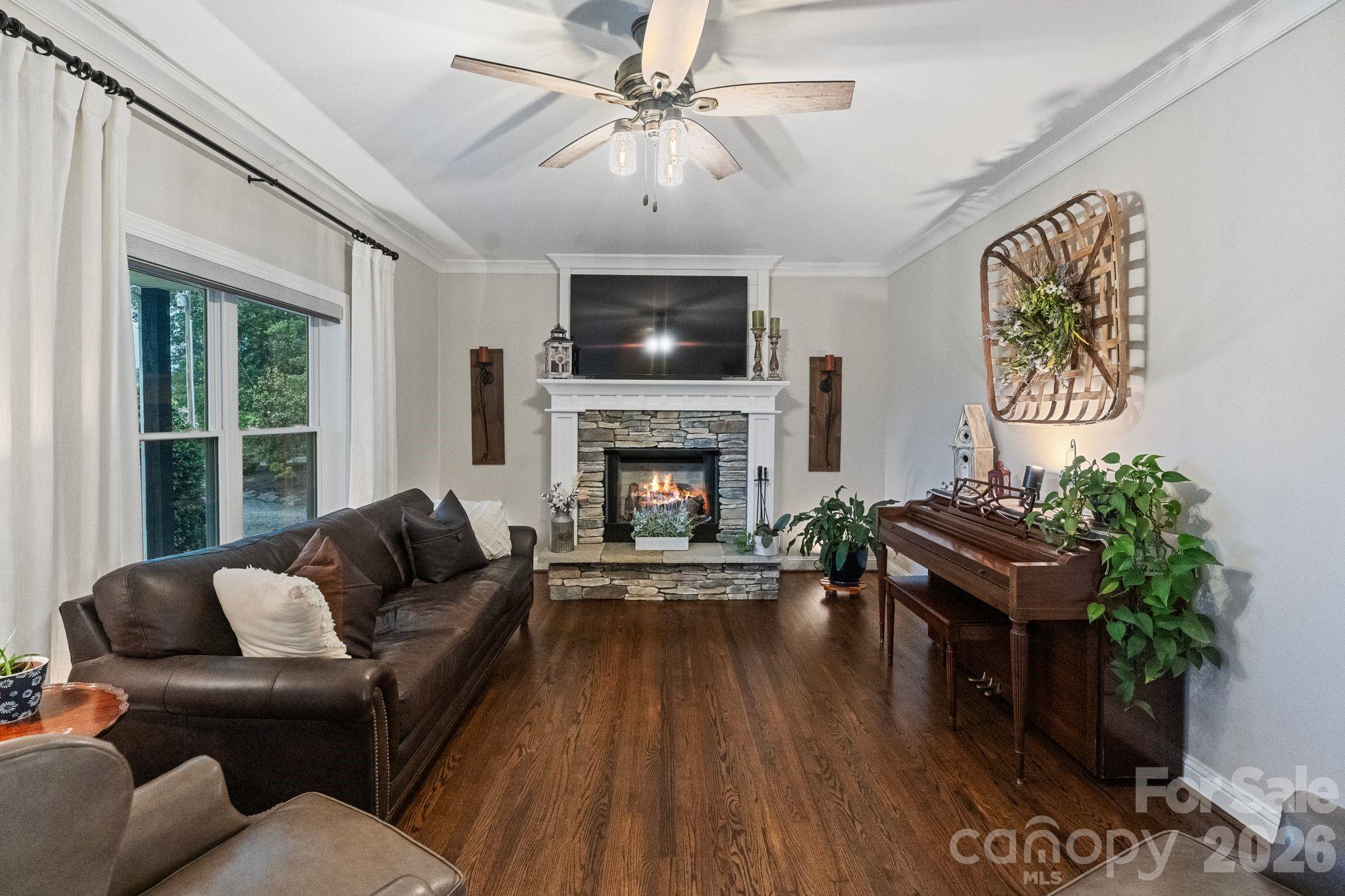 1744 Lowe Drive — Catawba