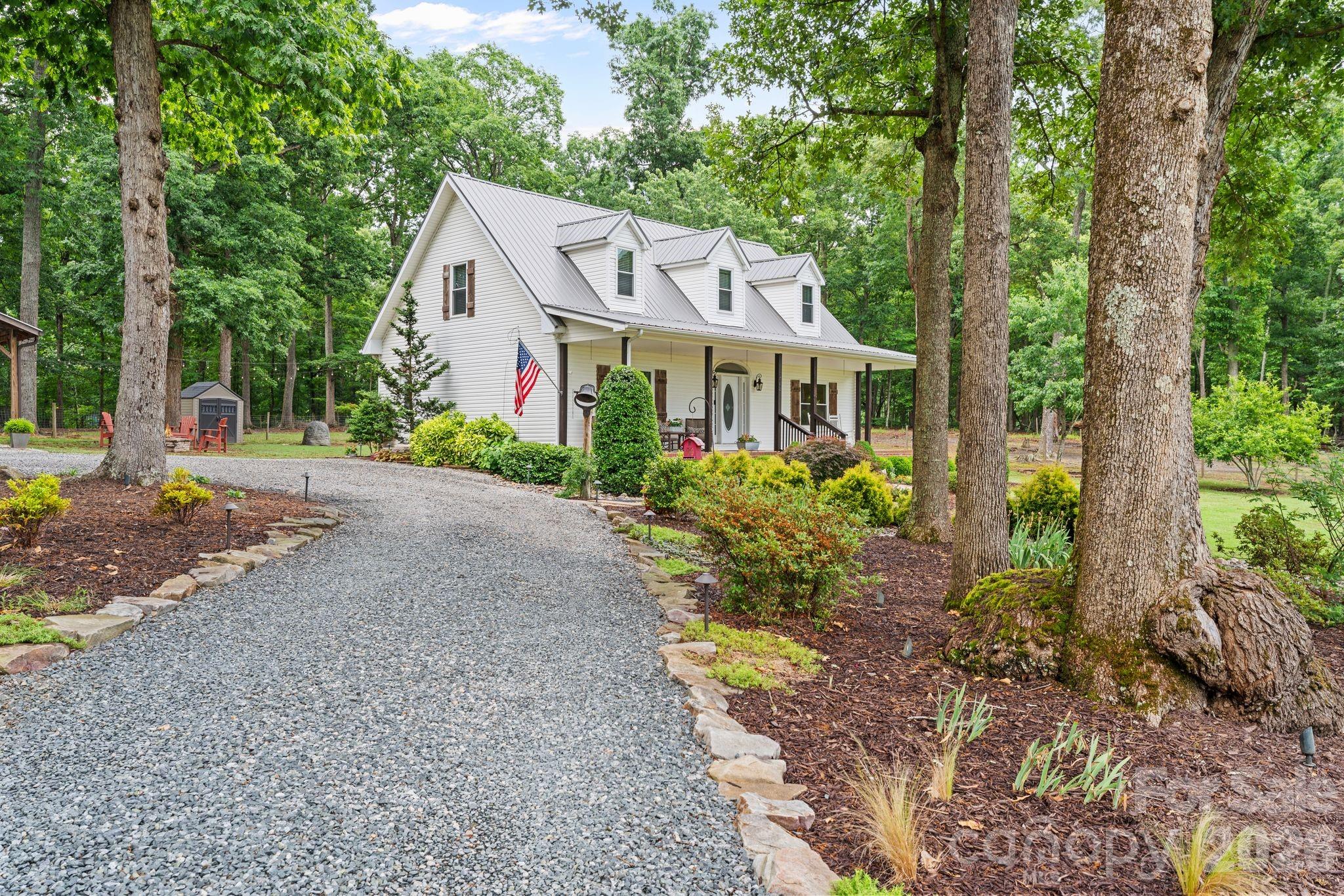 1744 Lowe Drive — Catawba