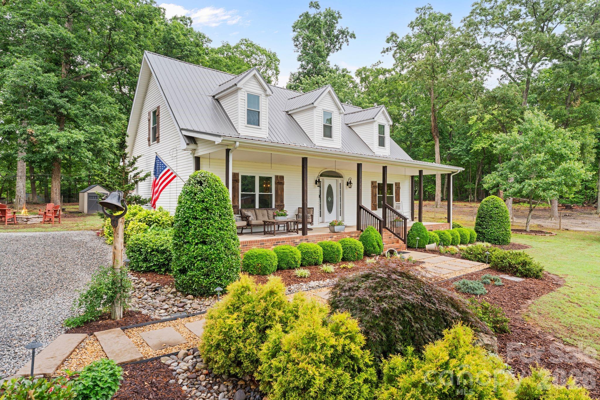 1744 Lowe Drive — Catawba