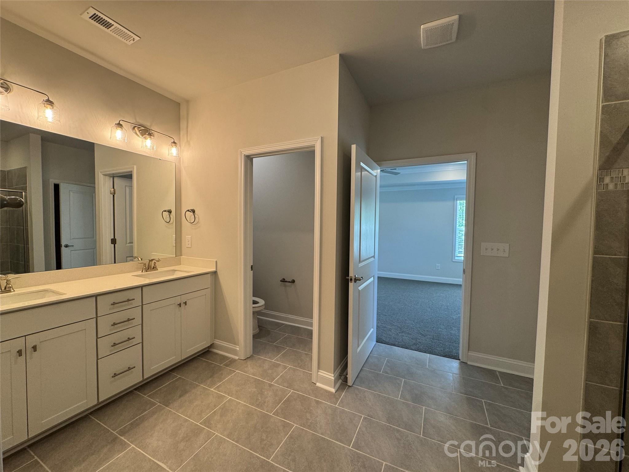 1606 Autumn Lane #114 — York