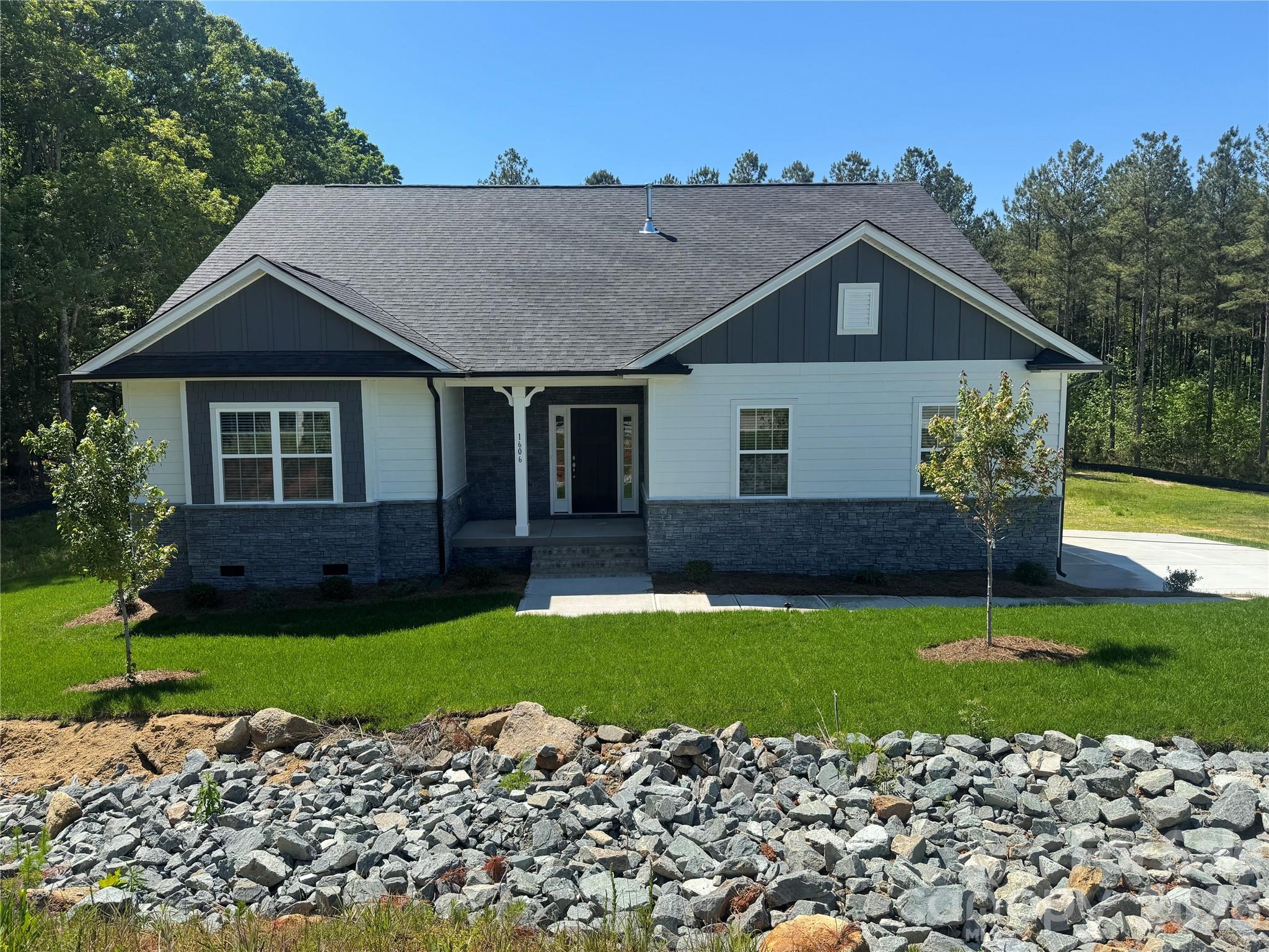 1606 Autumn Lane #114 — York
