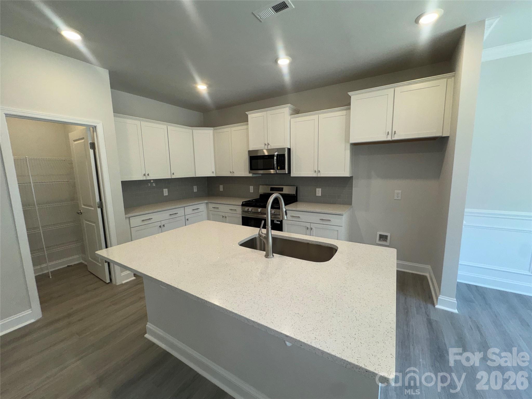 1606 Autumn Lane #114 — York