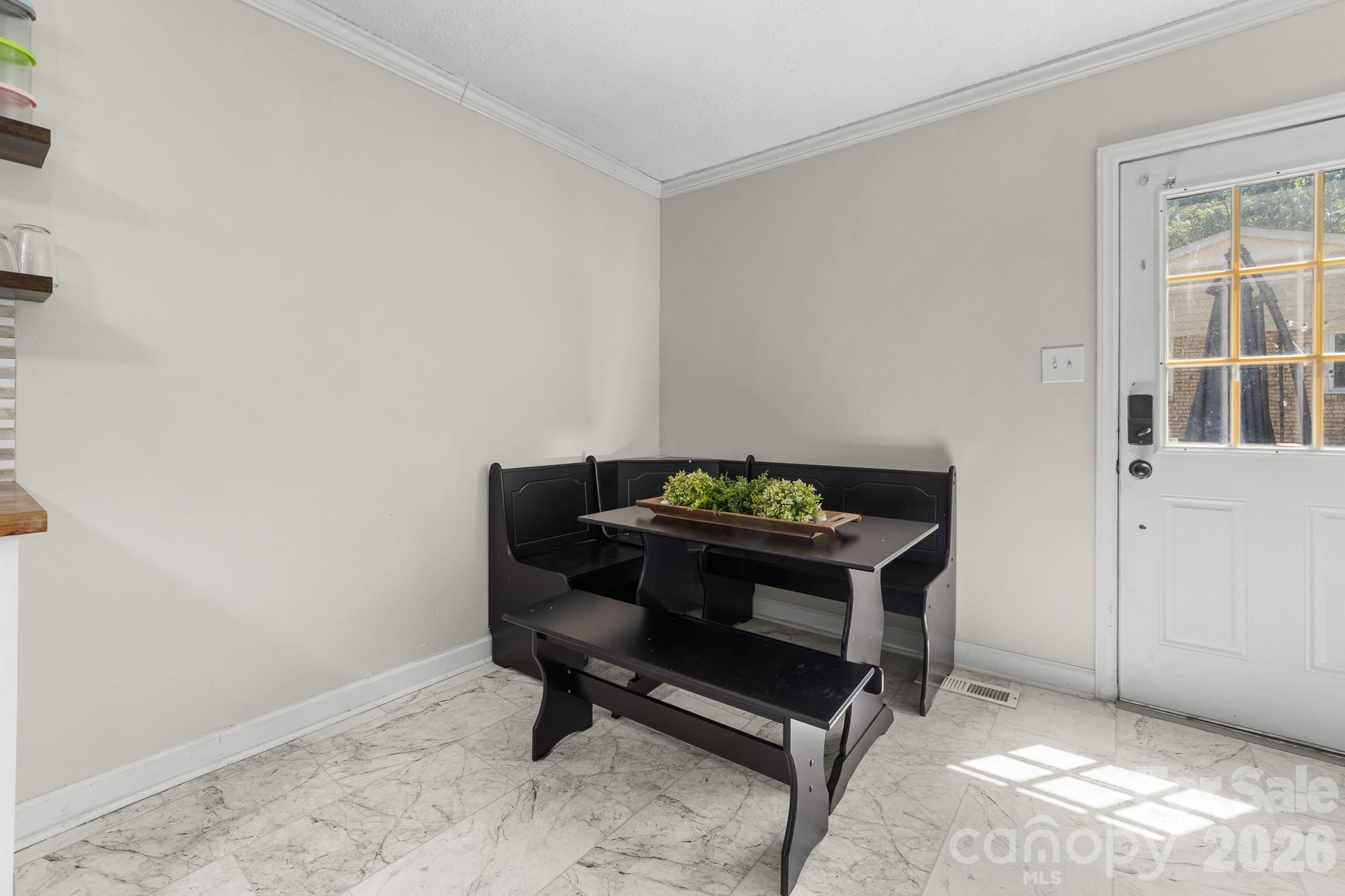 402 Wooddale Drive — Dallas