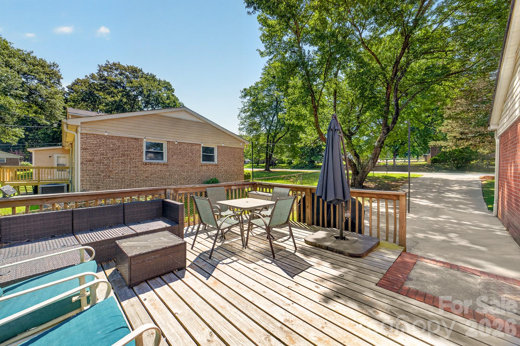 402 Wooddale Drive — Dallas