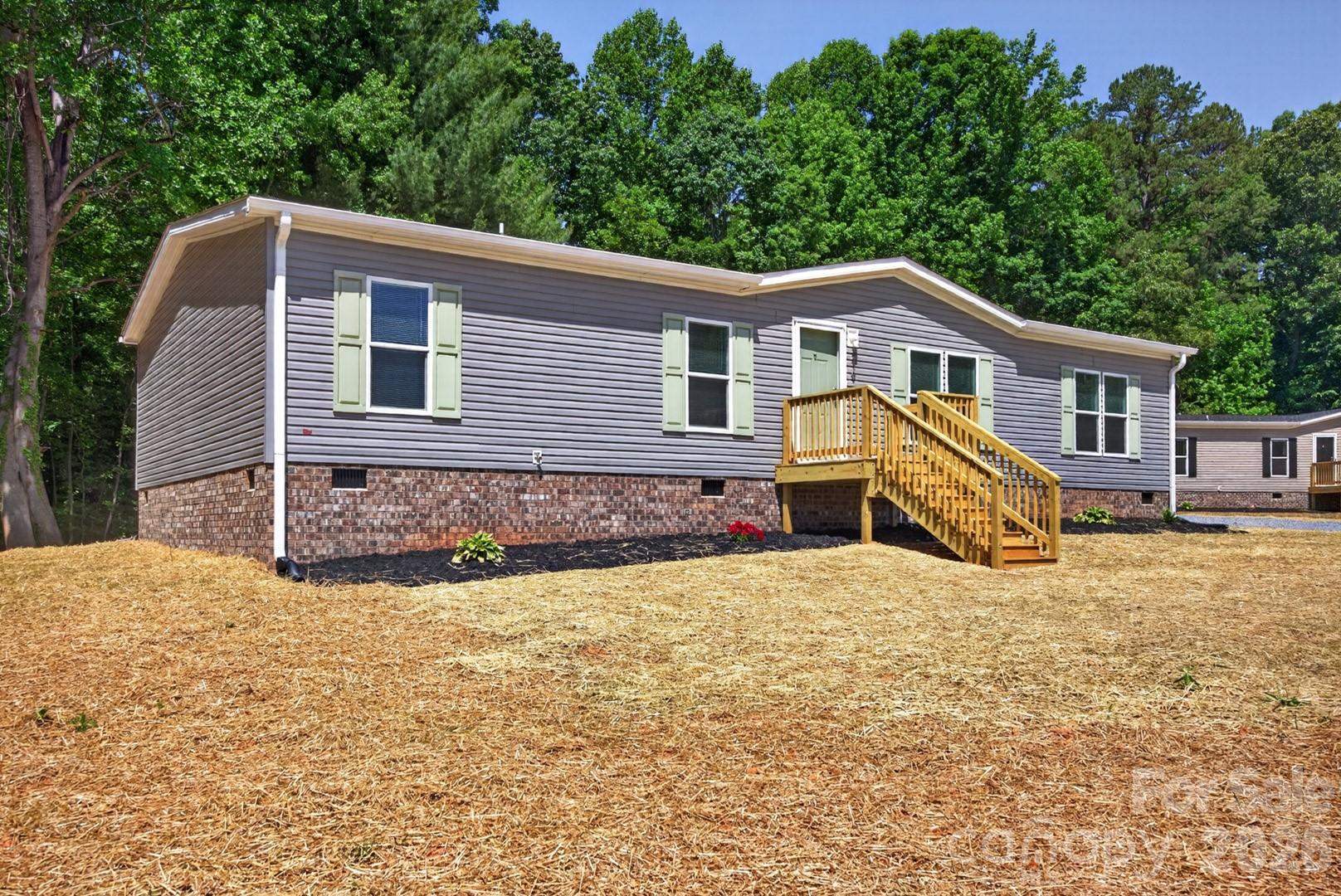 219 Harvick Lane — Lexington