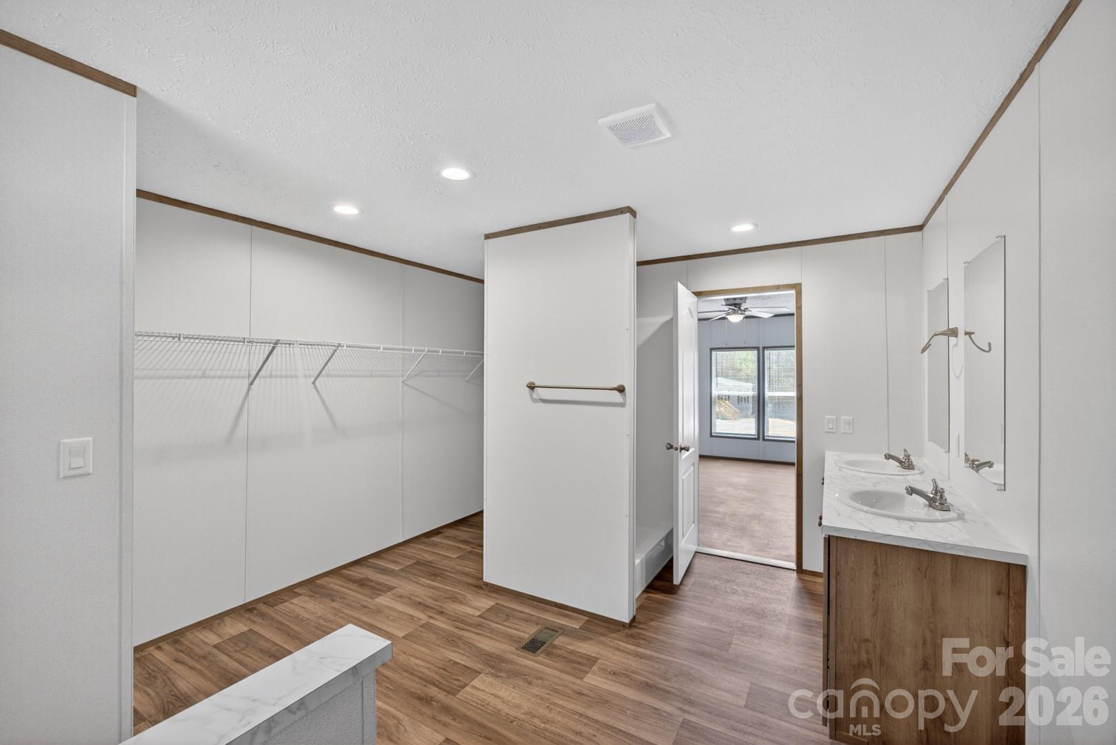 219 Harvick Lane — Lexington