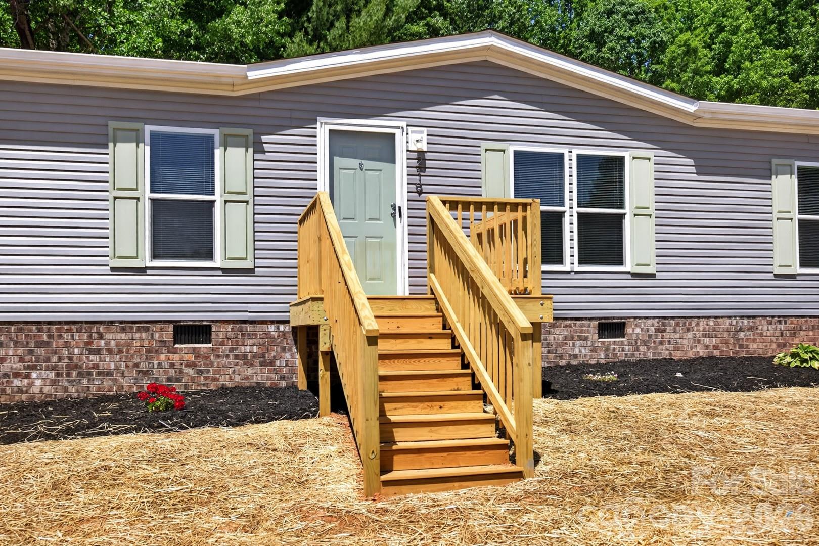 219 Harvick Lane — Lexington