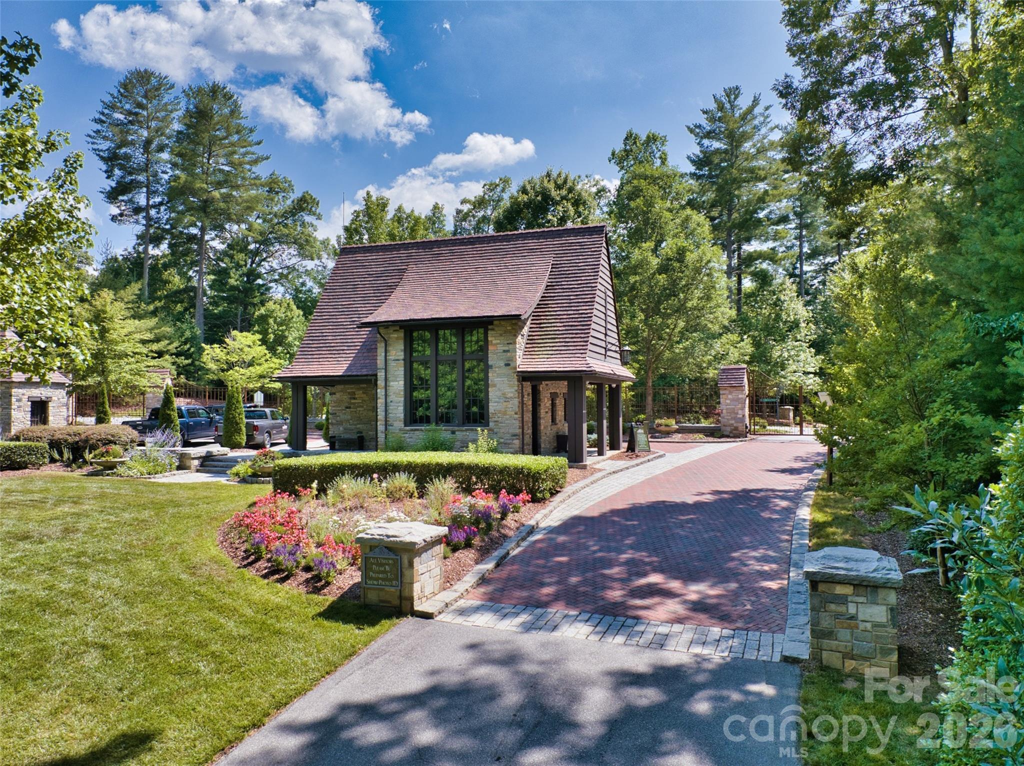 11 Beadle Lane — Asheville