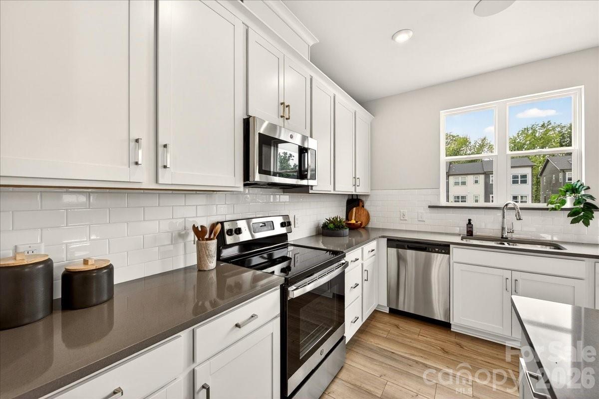 4032 Canvas Court — Charlotte