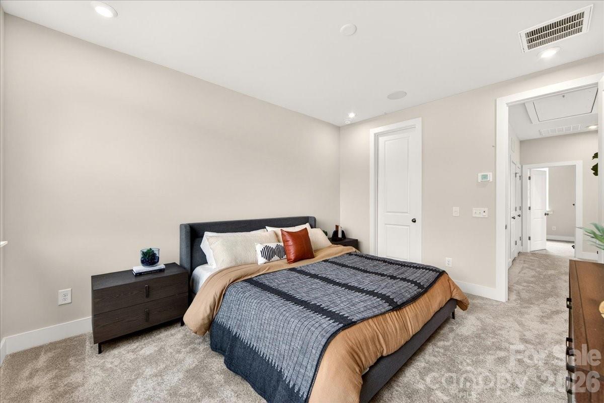4032 Canvas Court — Charlotte