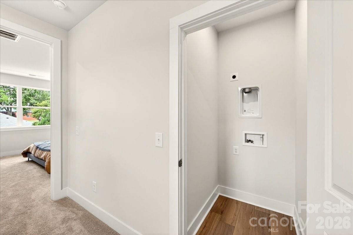 4032 Canvas Court — Charlotte
