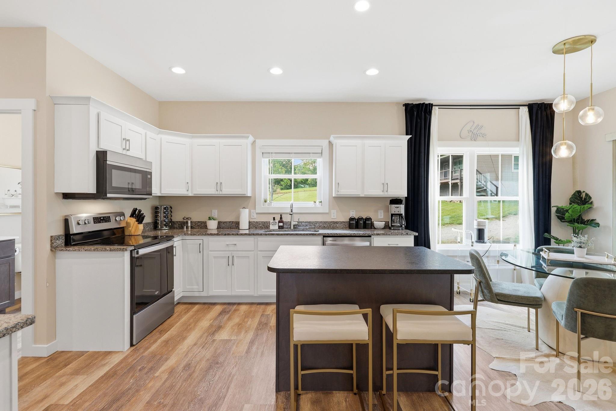 27 Ben Lippen Road — Asheville