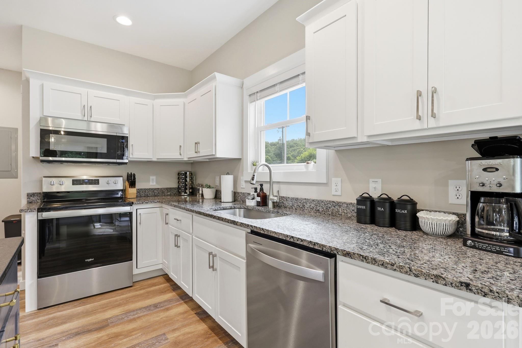 27 Ben Lippen Road — Asheville