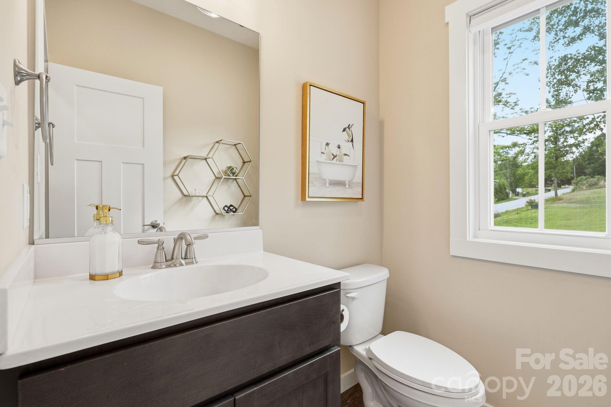 27 Ben Lippen Road — Asheville