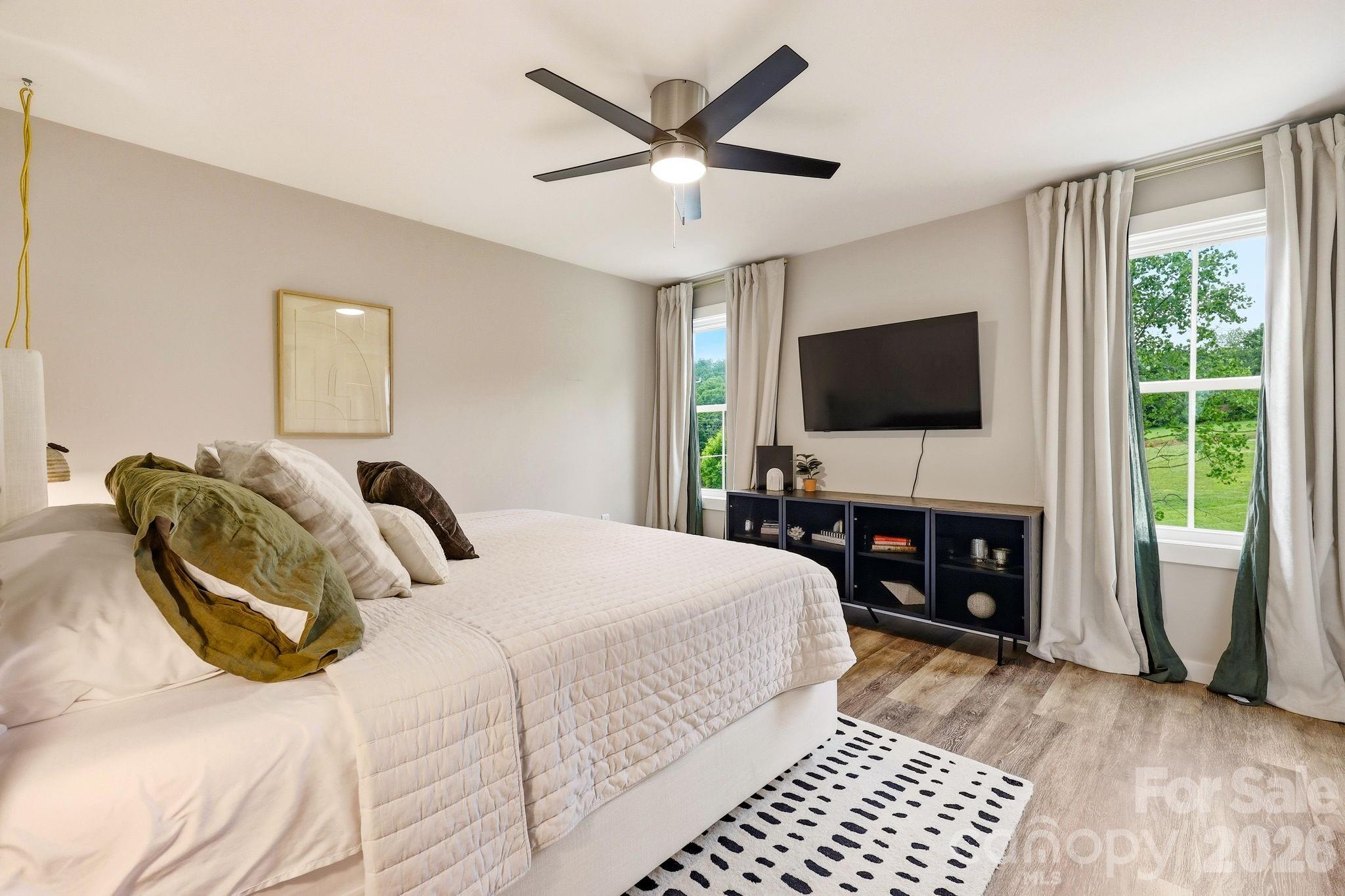 27 Ben Lippen Road — Asheville