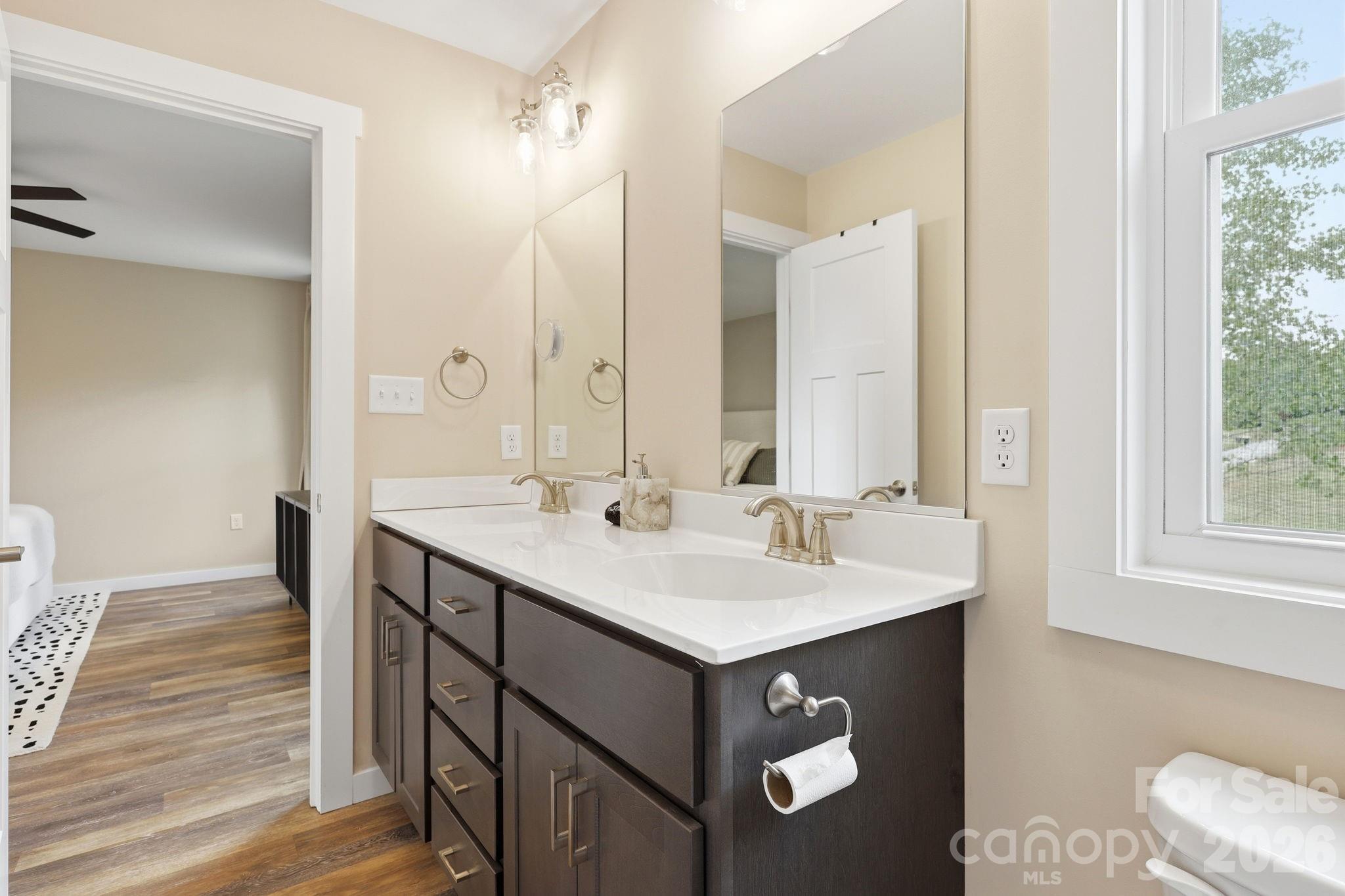27 Ben Lippen Road — Asheville