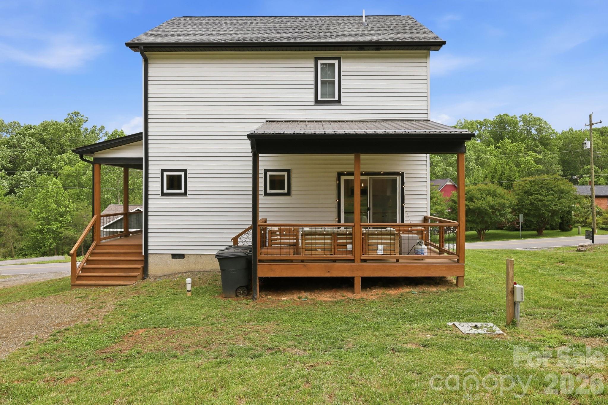 27 Ben Lippen Road — Asheville