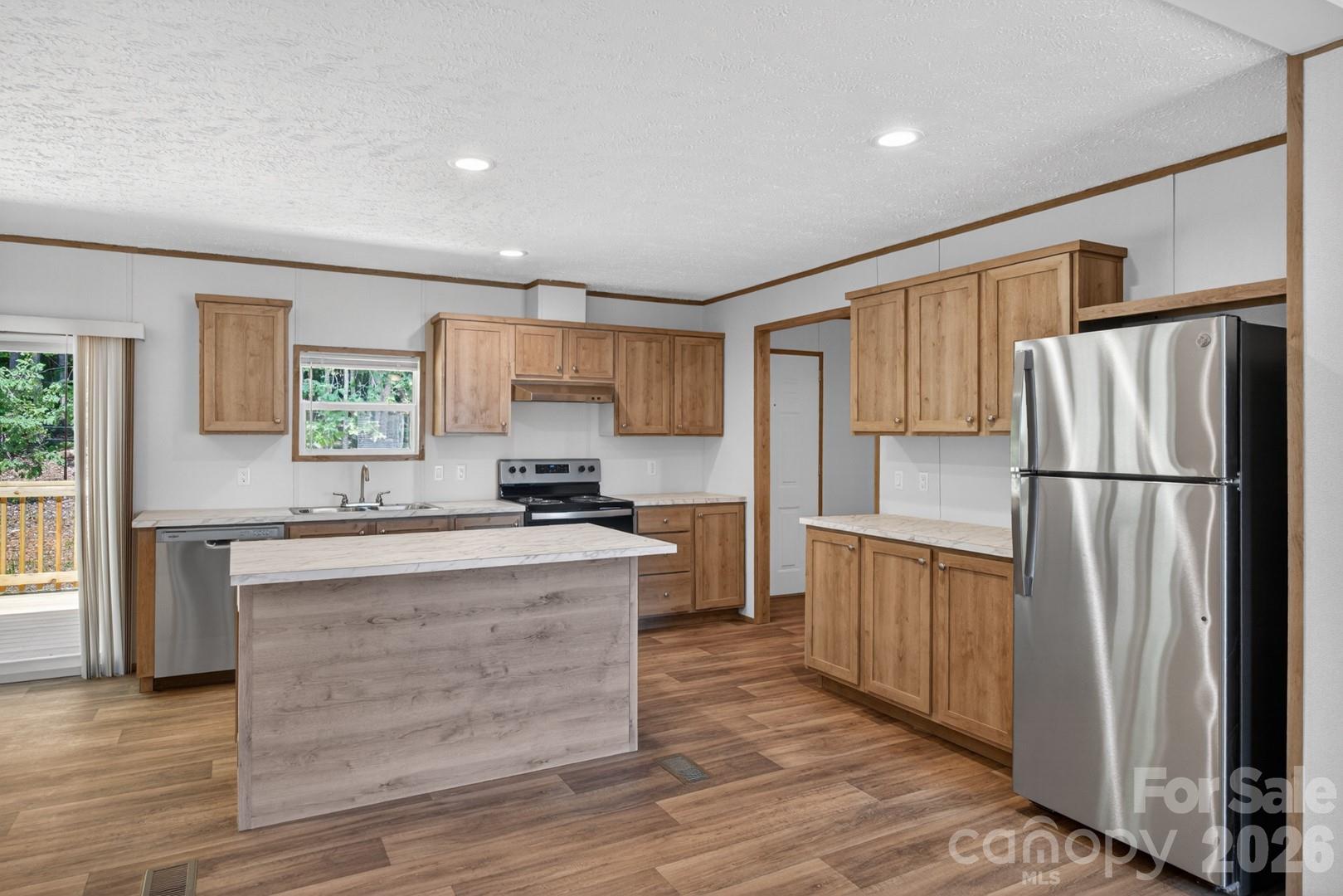 245 Harvick Lane — Lexington