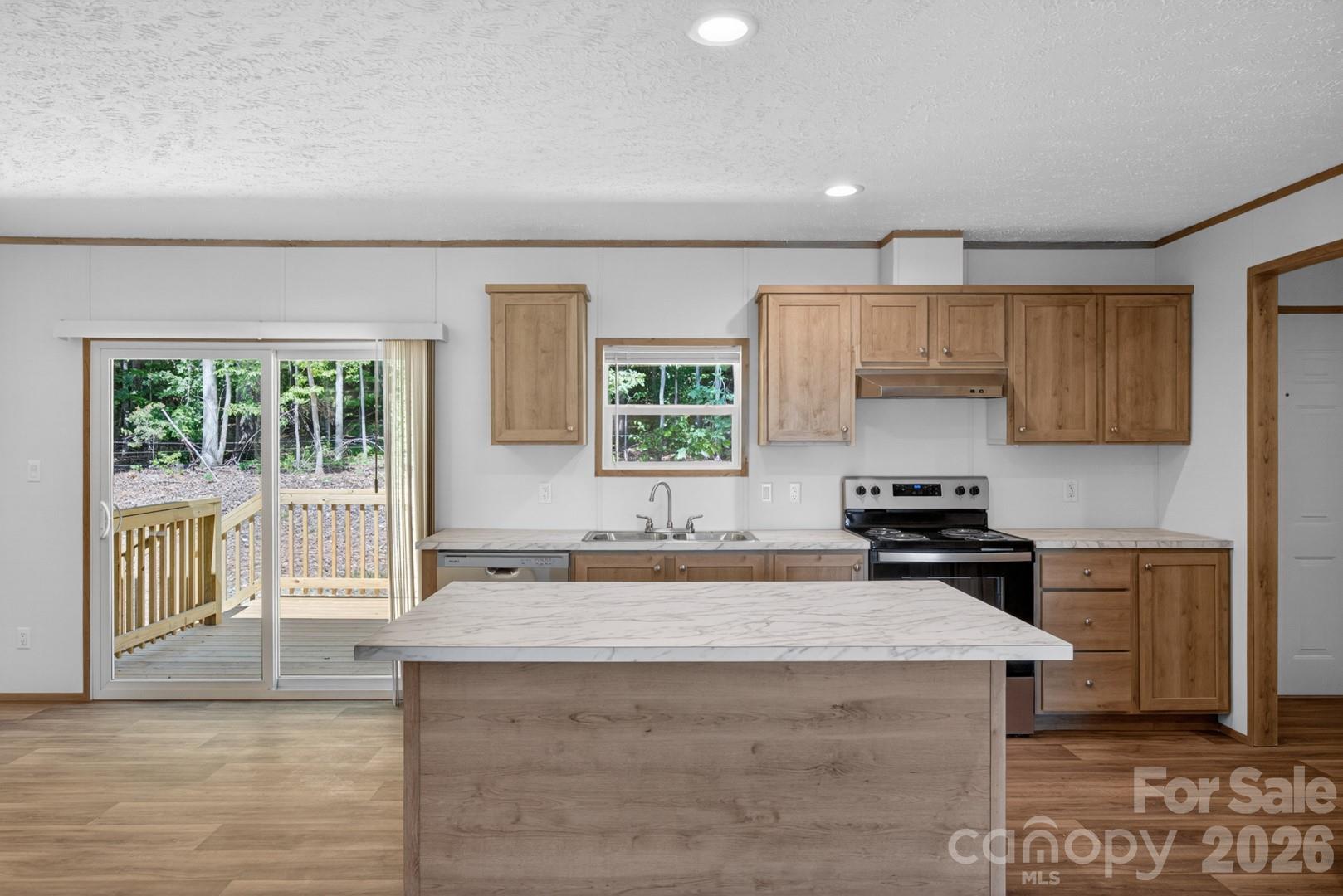 245 Harvick Lane — Lexington