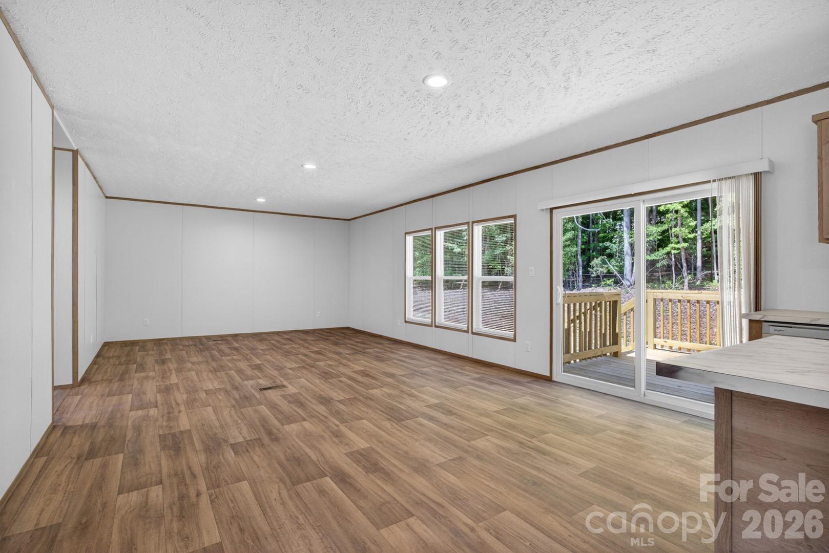 245 Harvick Lane — Lexington