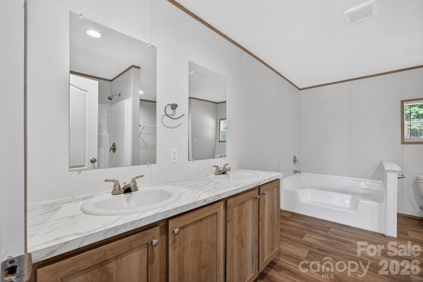 245 Harvick Lane — Lexington