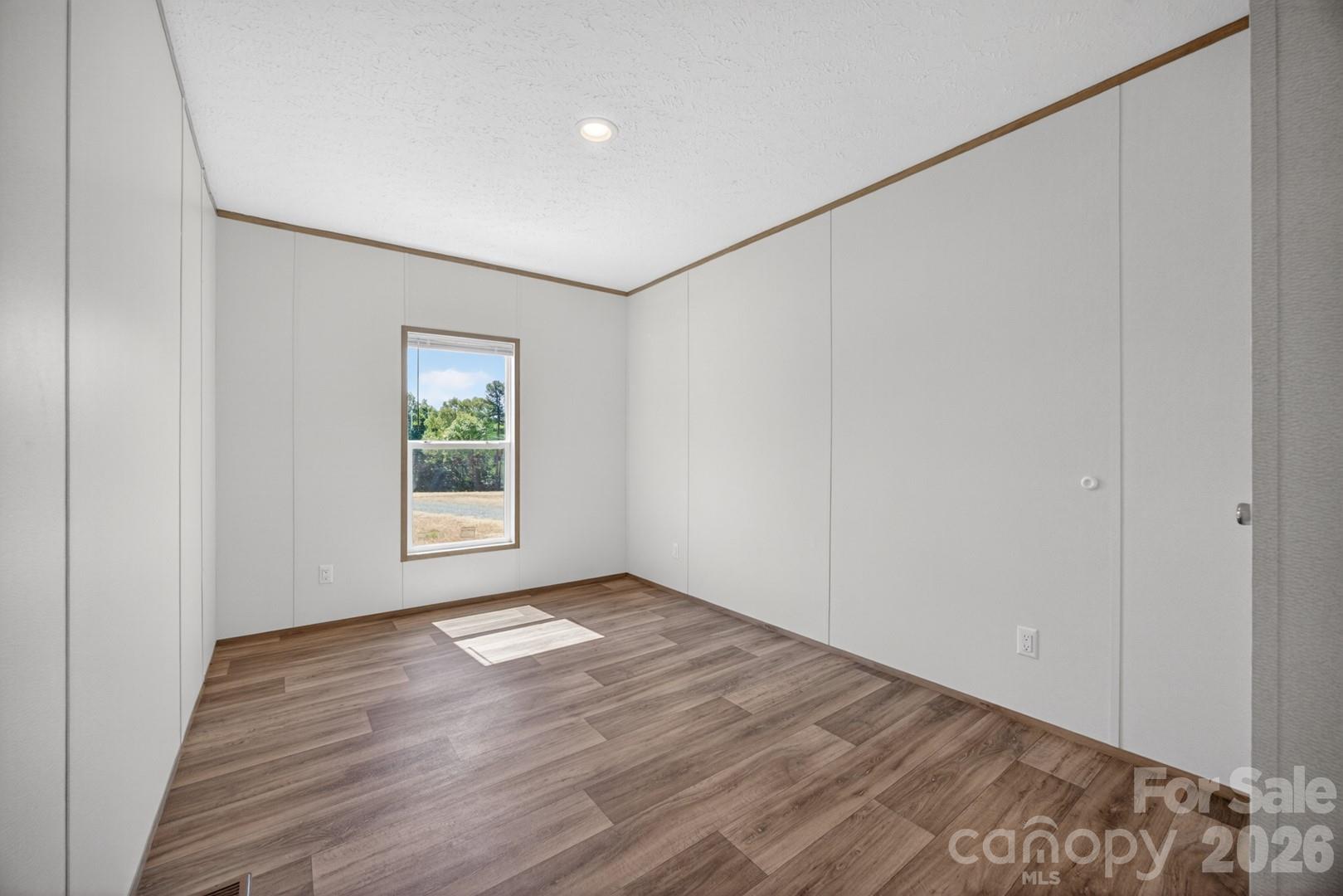 245 Harvick Lane — Lexington