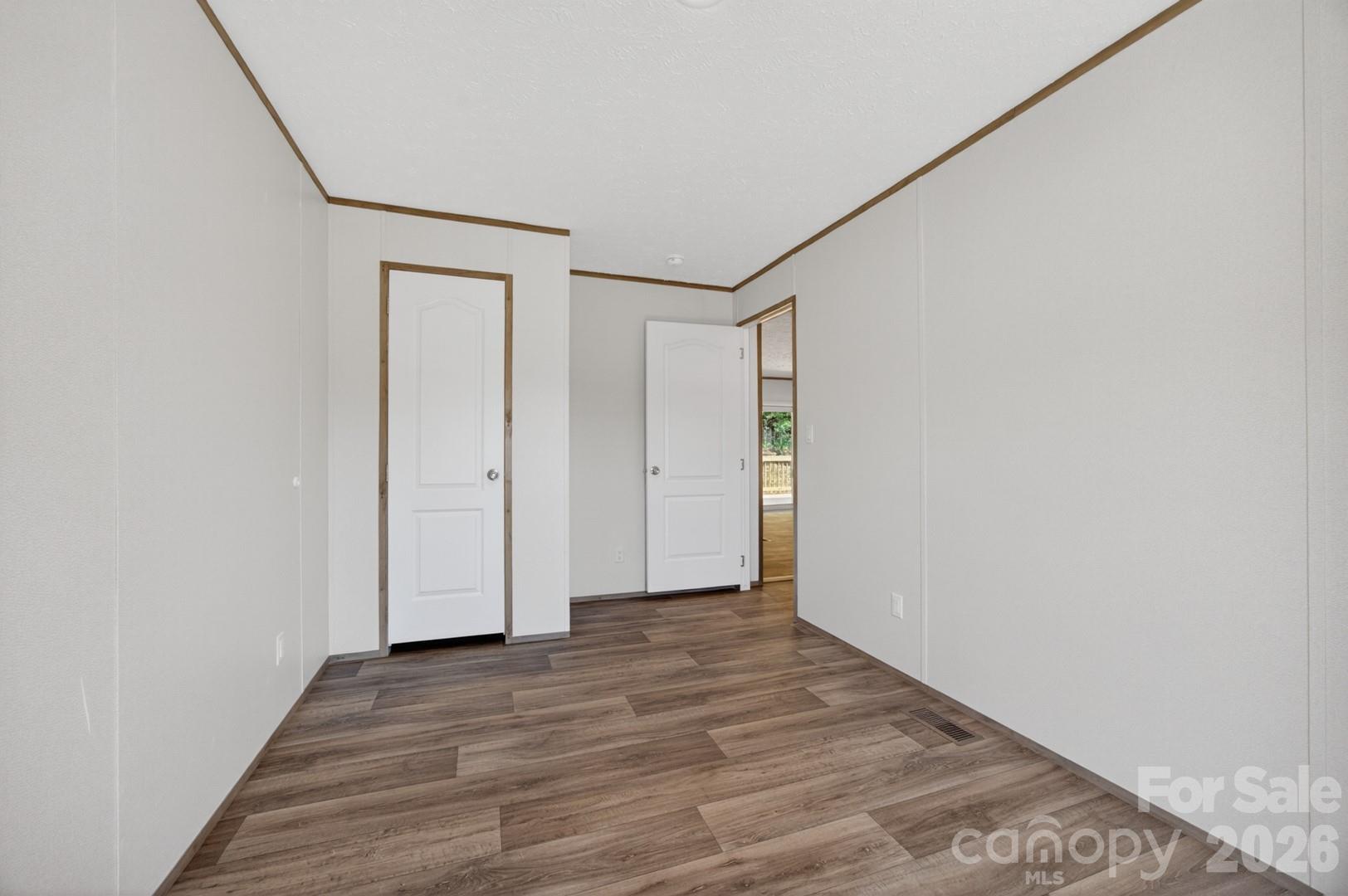 245 Harvick Lane — Lexington