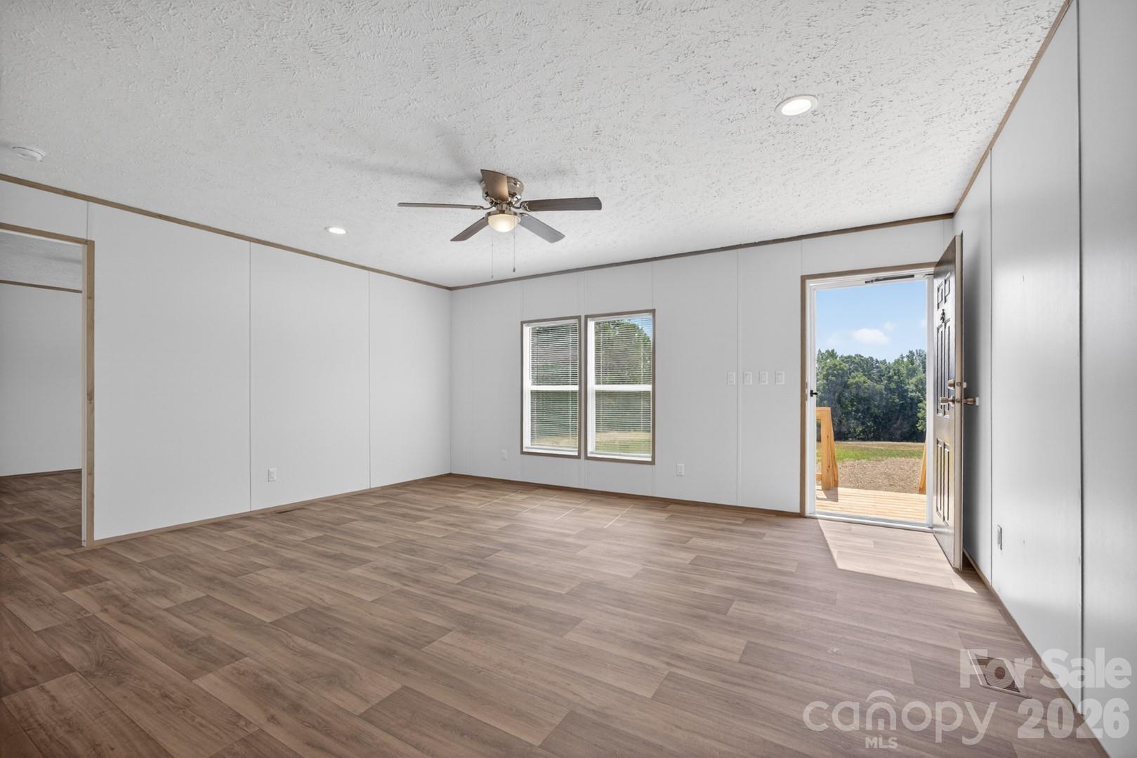 245 Harvick Lane — Lexington
