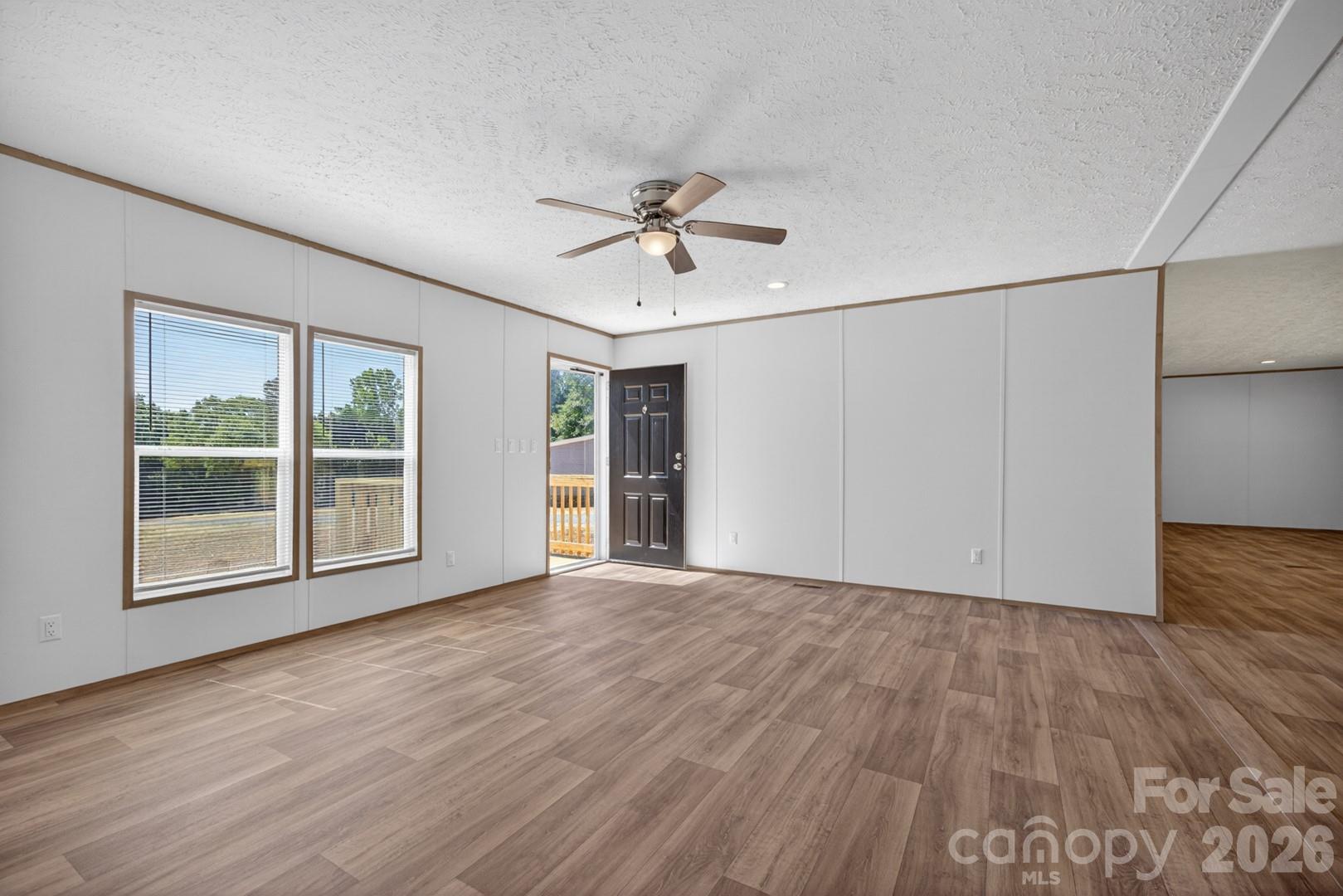 245 Harvick Lane — Lexington