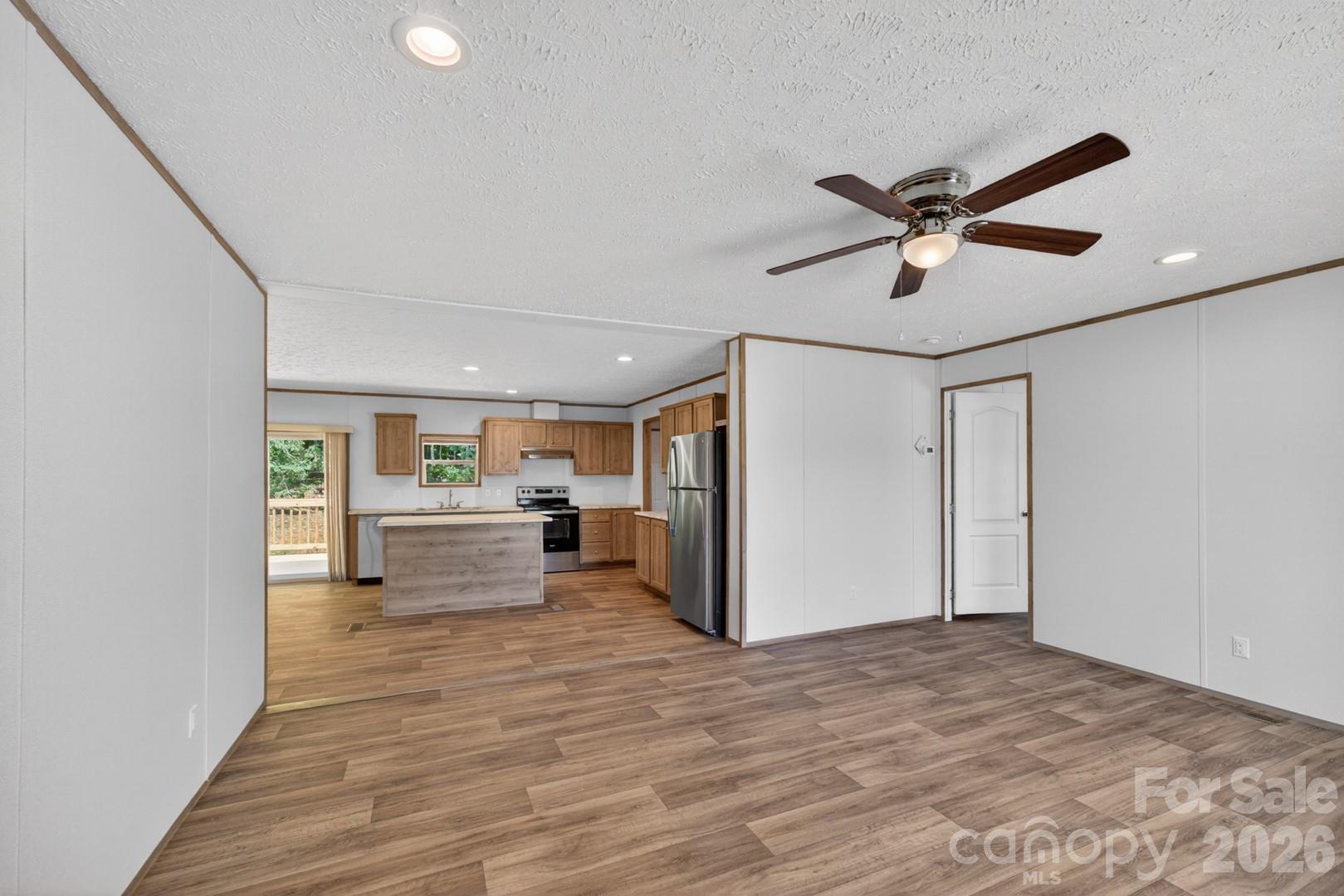 245 Harvick Lane — Lexington