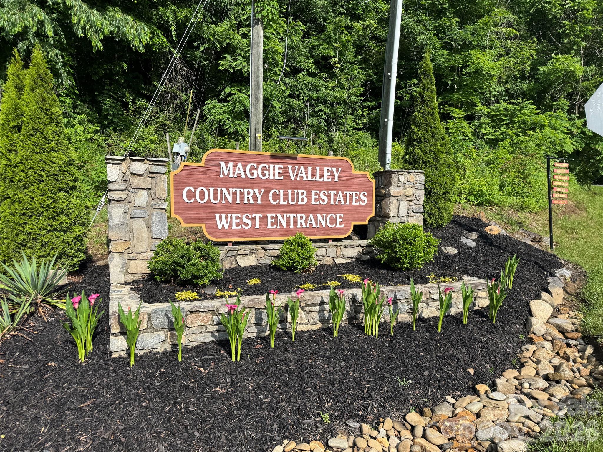 2085 Laurel Ridge N — Maggie Valley