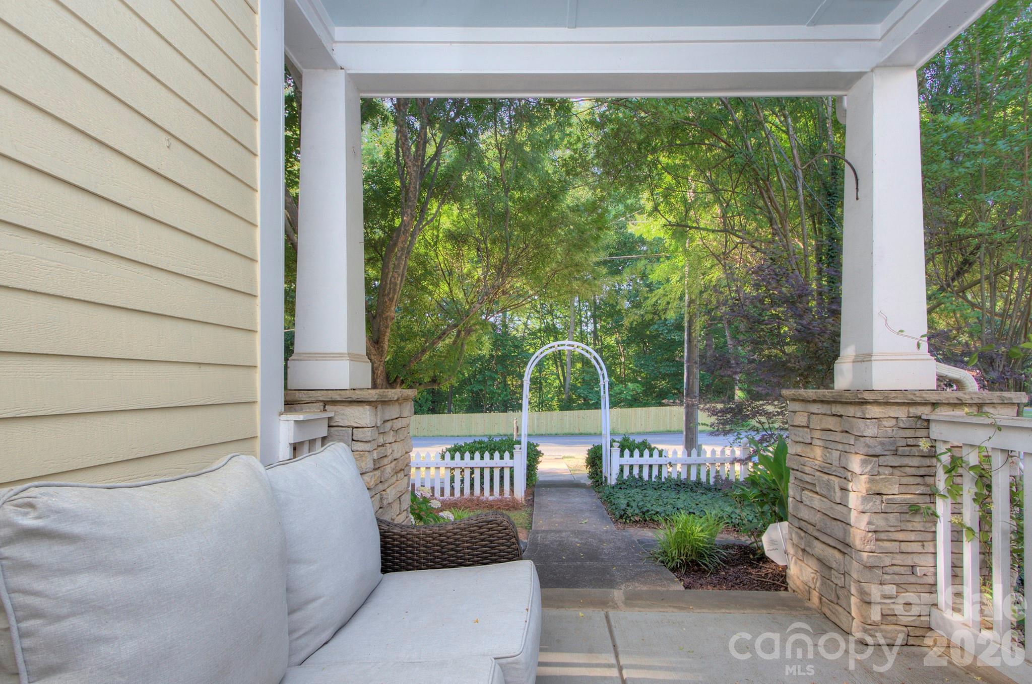 13642 Stumptown Road — Huntersville