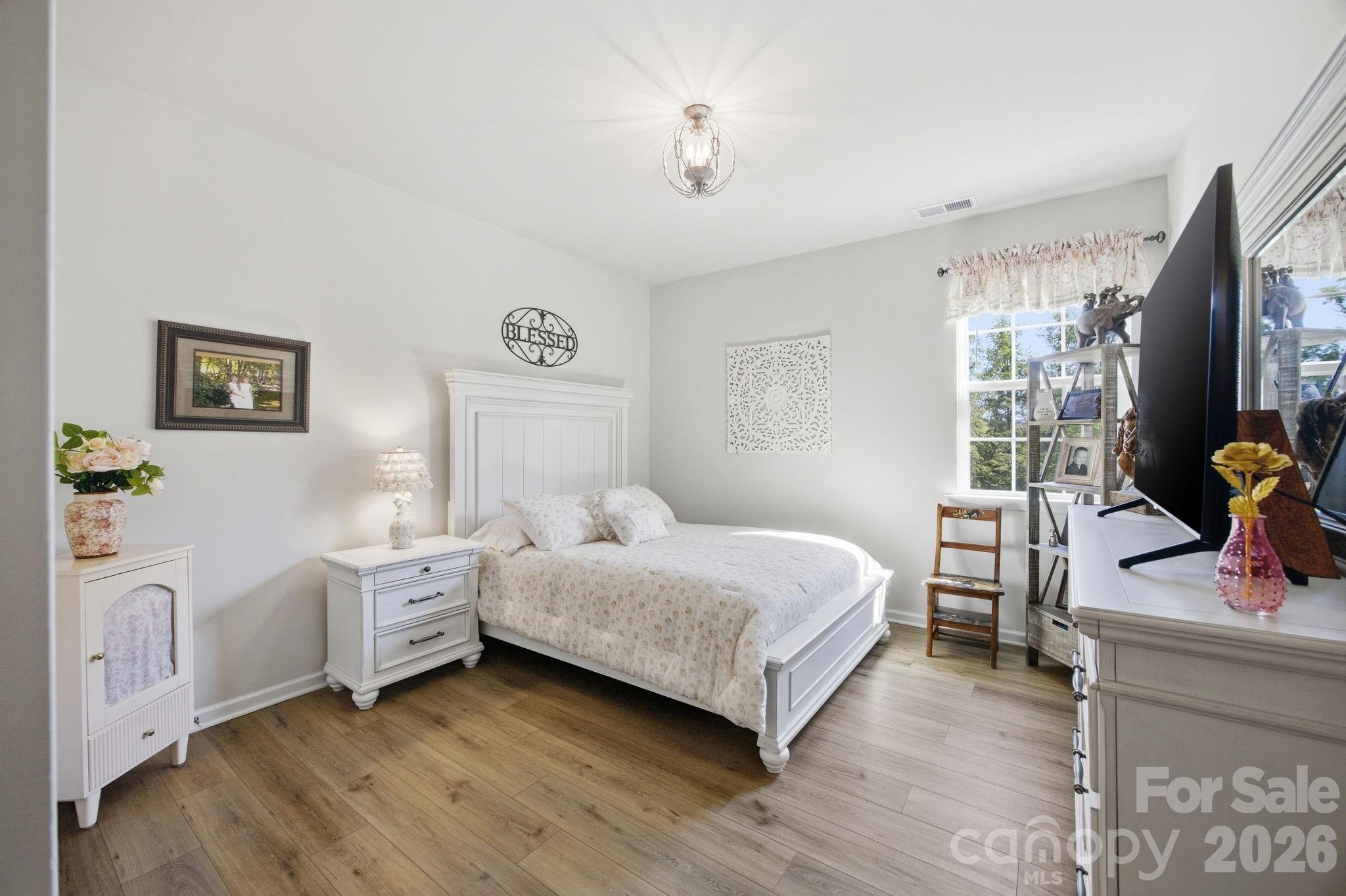 5688 Newton Way — Maiden