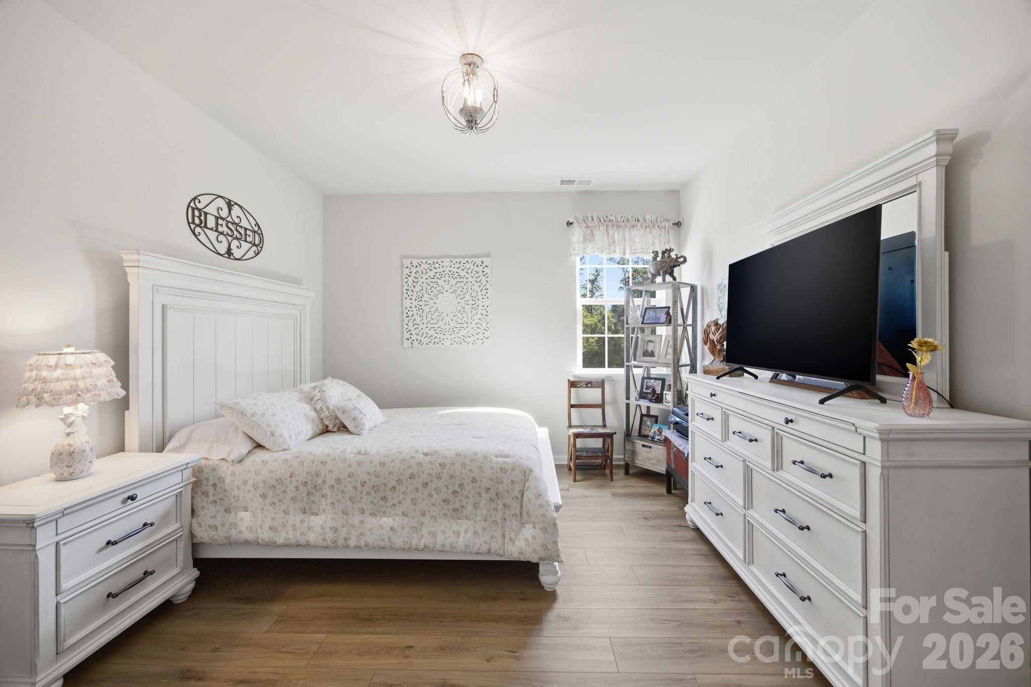 5688 Newton Way — Maiden