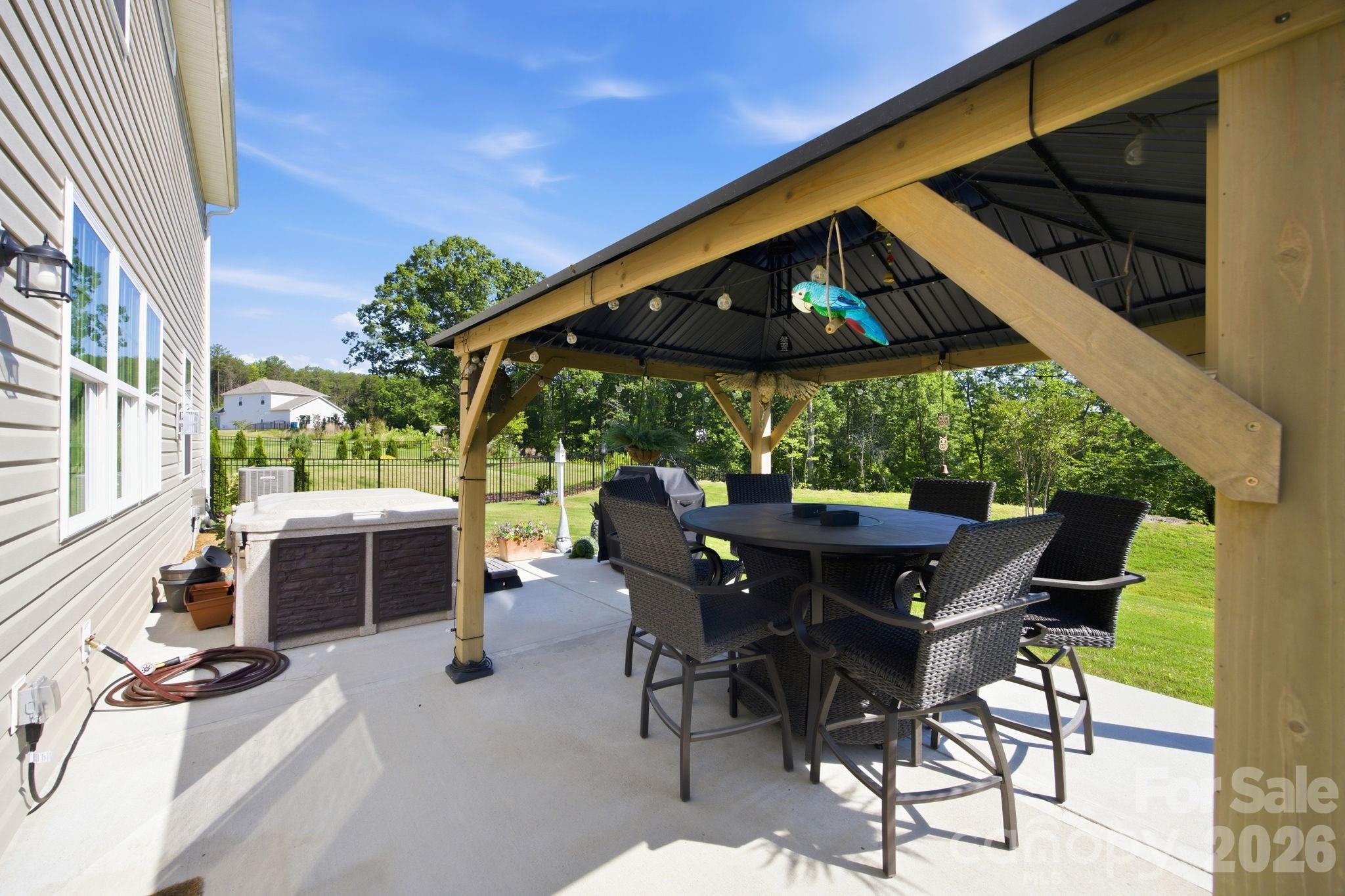 5688 Newton Way — Maiden