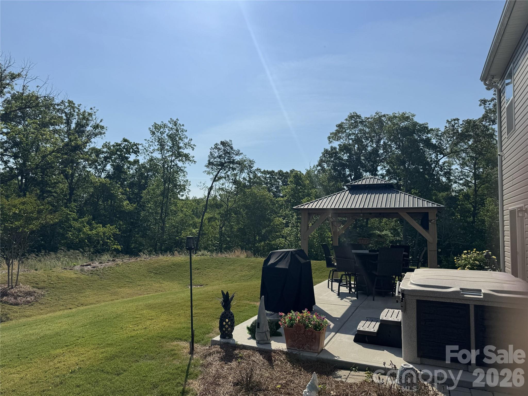 5688 Newton Way — Maiden