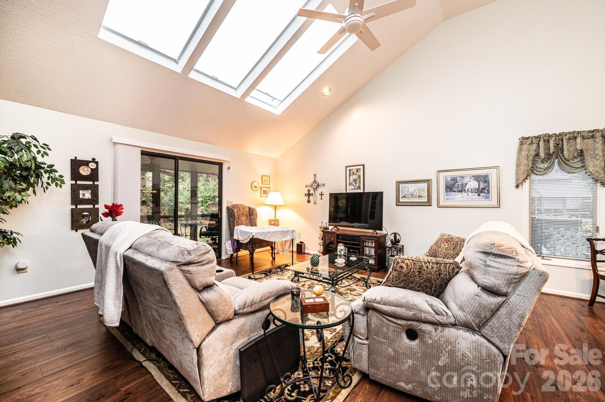 1788 12th Street NE #1788 — Hickory