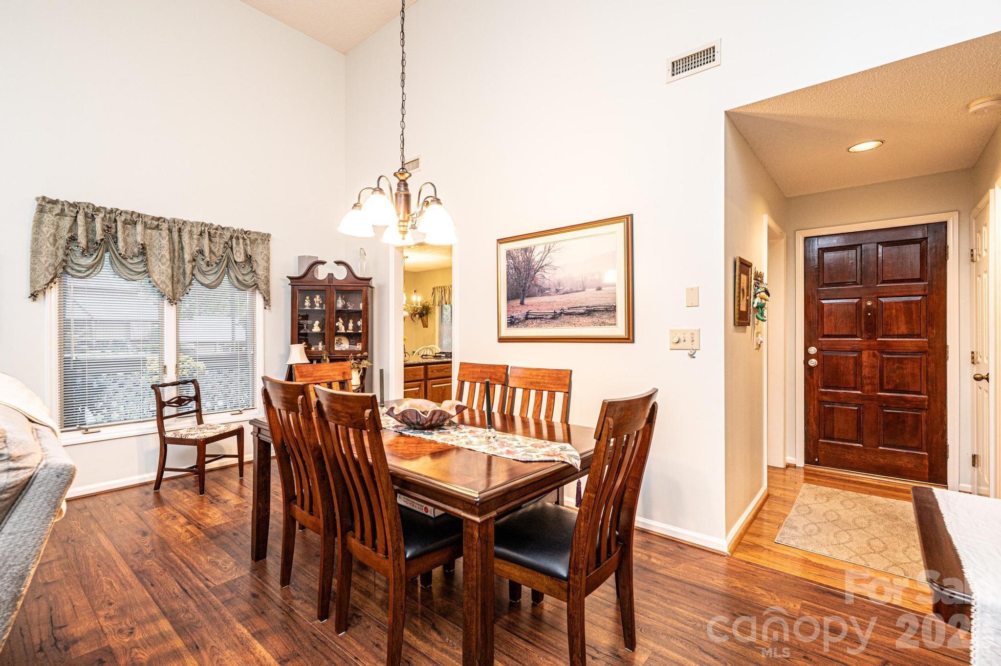 1788 12th Street NE #1788 — Hickory